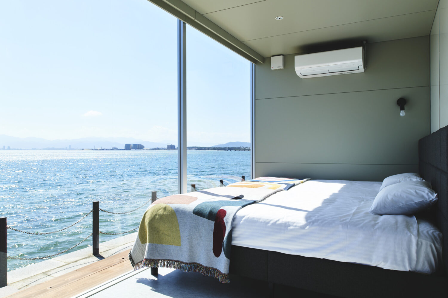 国営海の中道海浜公園  INN THE PARK「キャビン」に宿泊 マリンワールド入場券付き