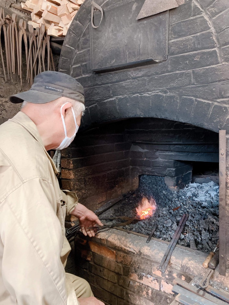 九州大学正門を手掛けたレンガ職人に頼んで作ってもらった火床