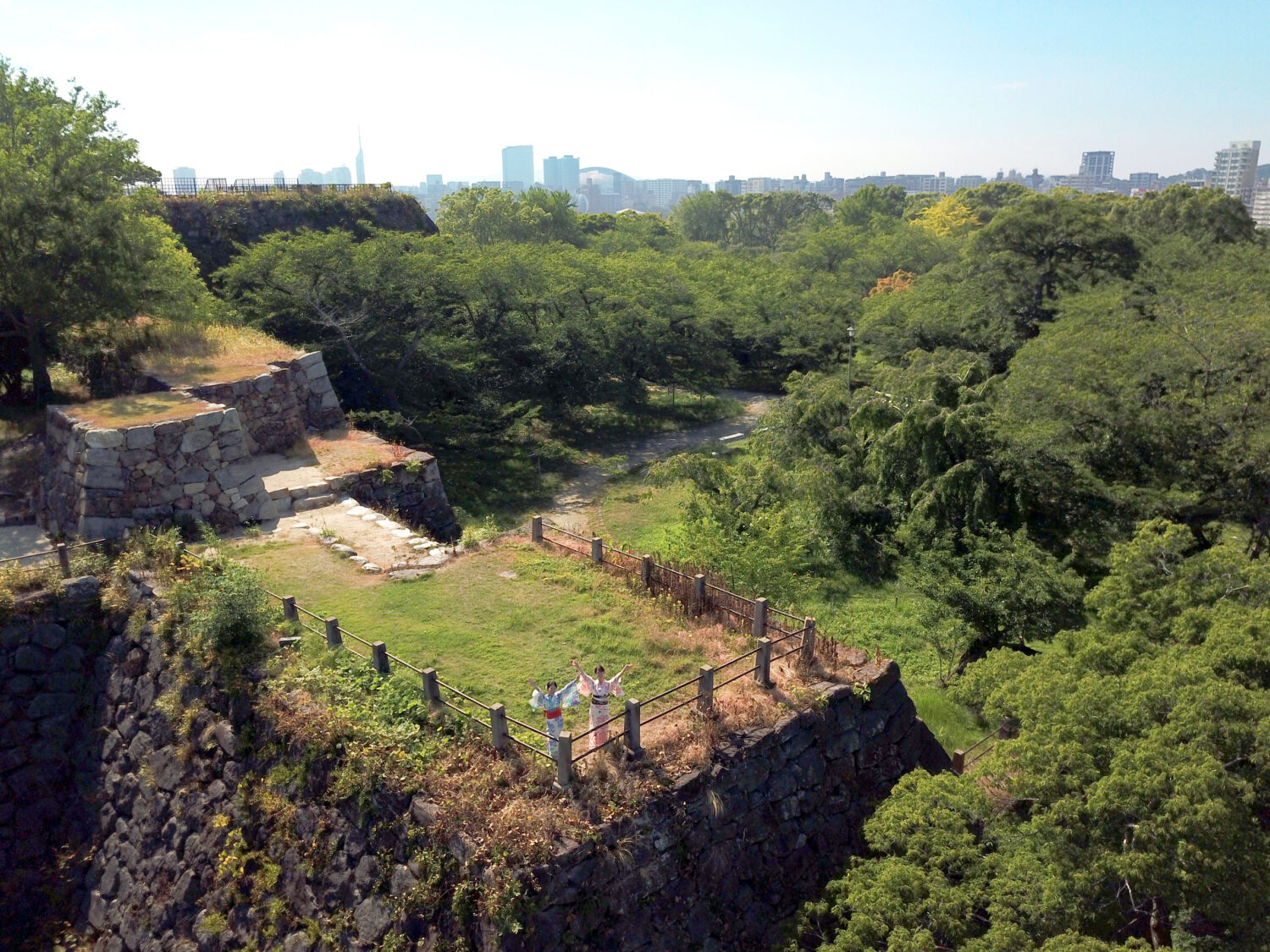 ガイドさんが案内する特別な福岡城内一周ツアー