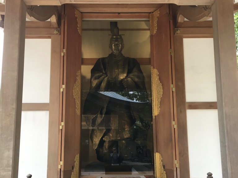 亀山上皇像原型木彫像