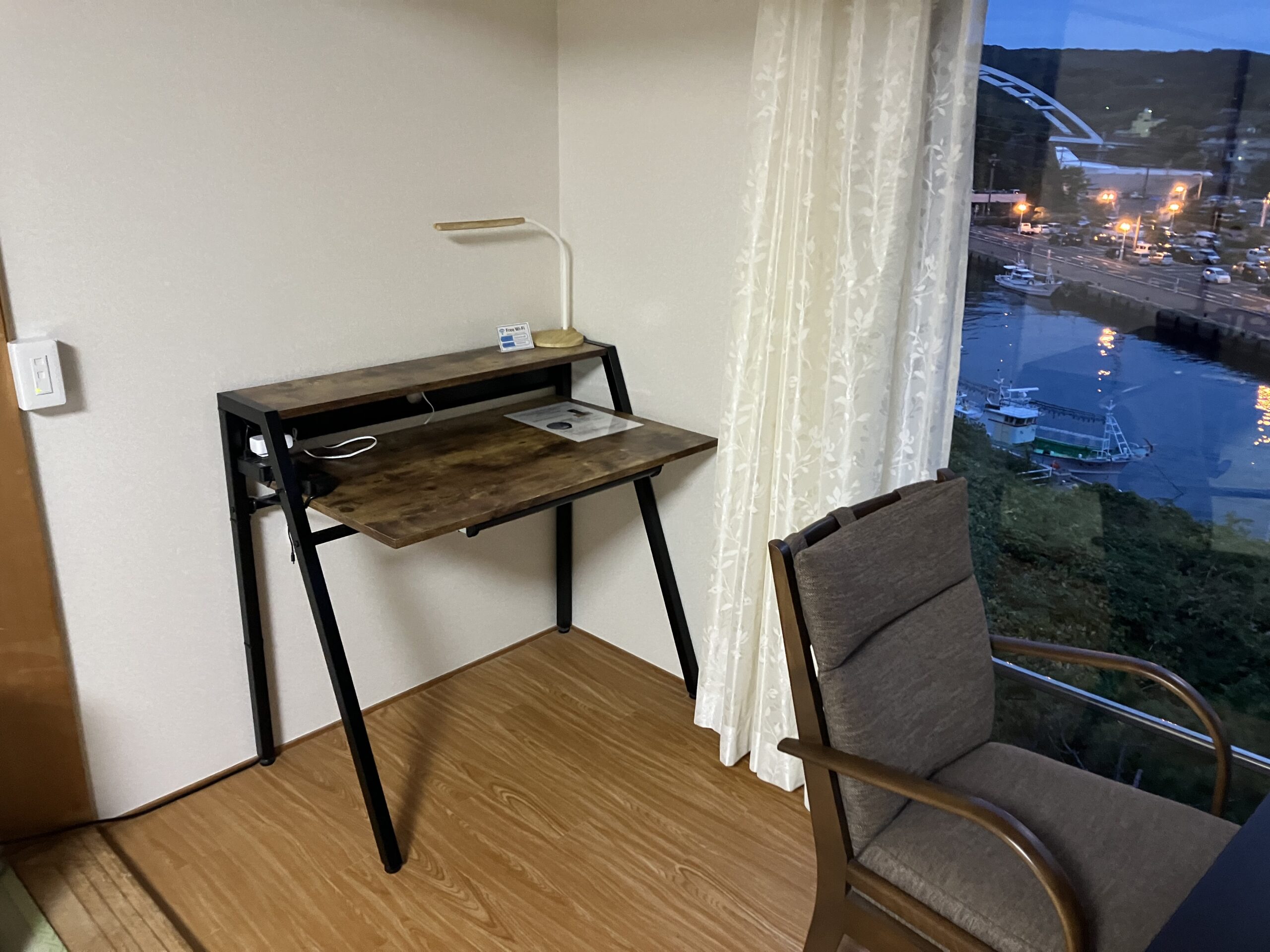 デスクワークスペース