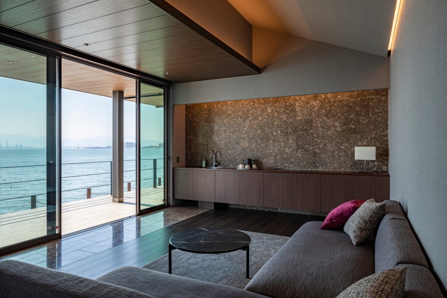 国営海の中道海浜公園  INN THE PARK「スィート」に宿泊 マリンワールド入場券付き