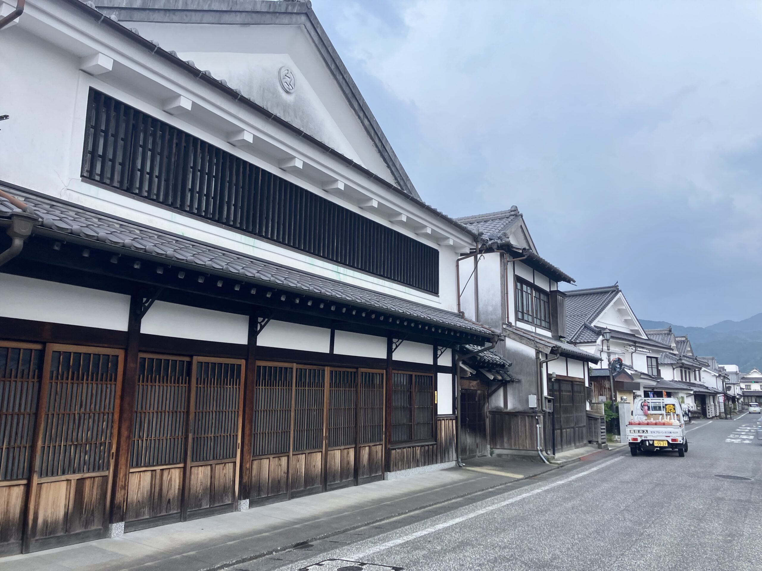 吉井の白壁通り
