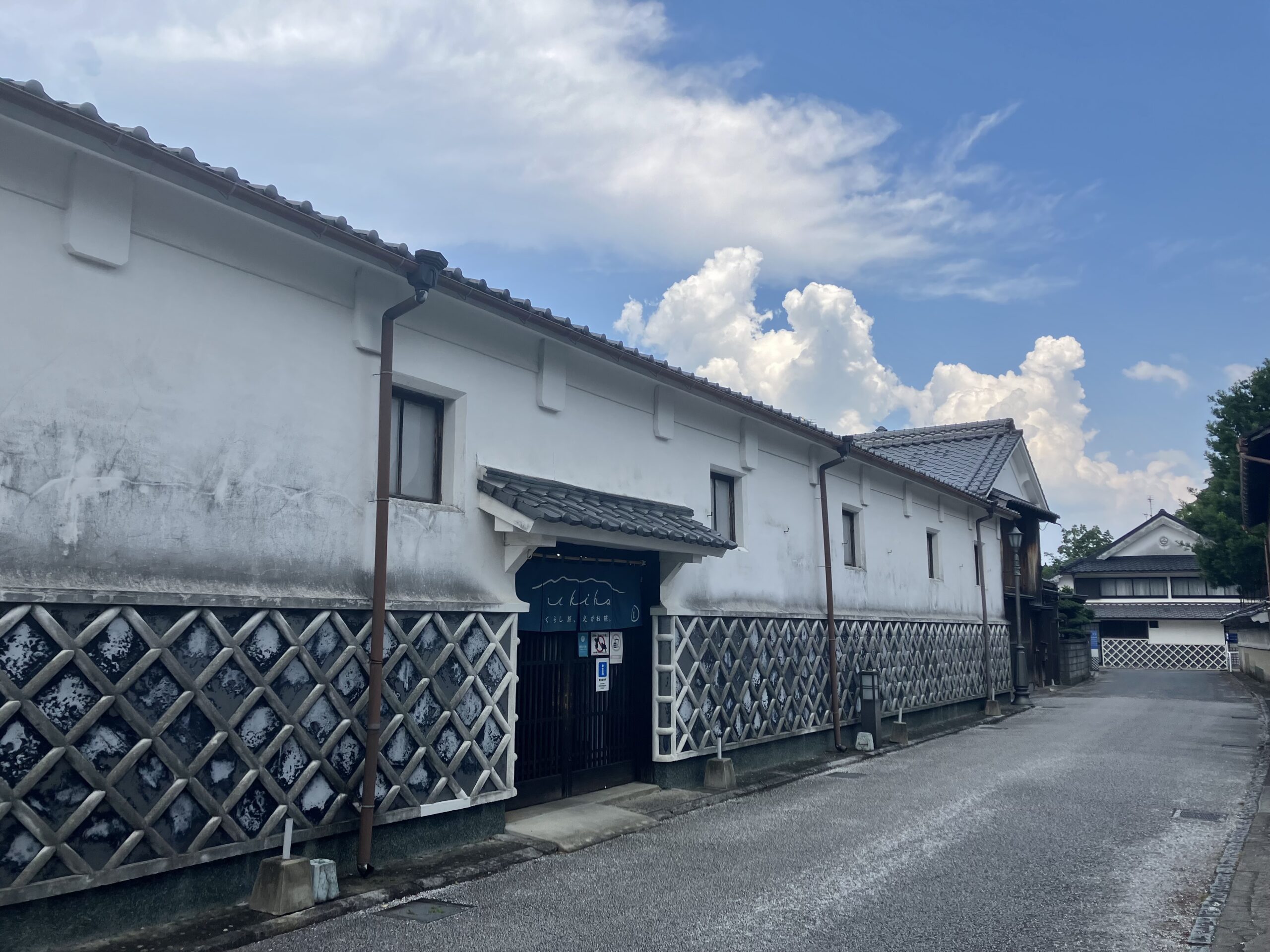 吉井の白壁通り