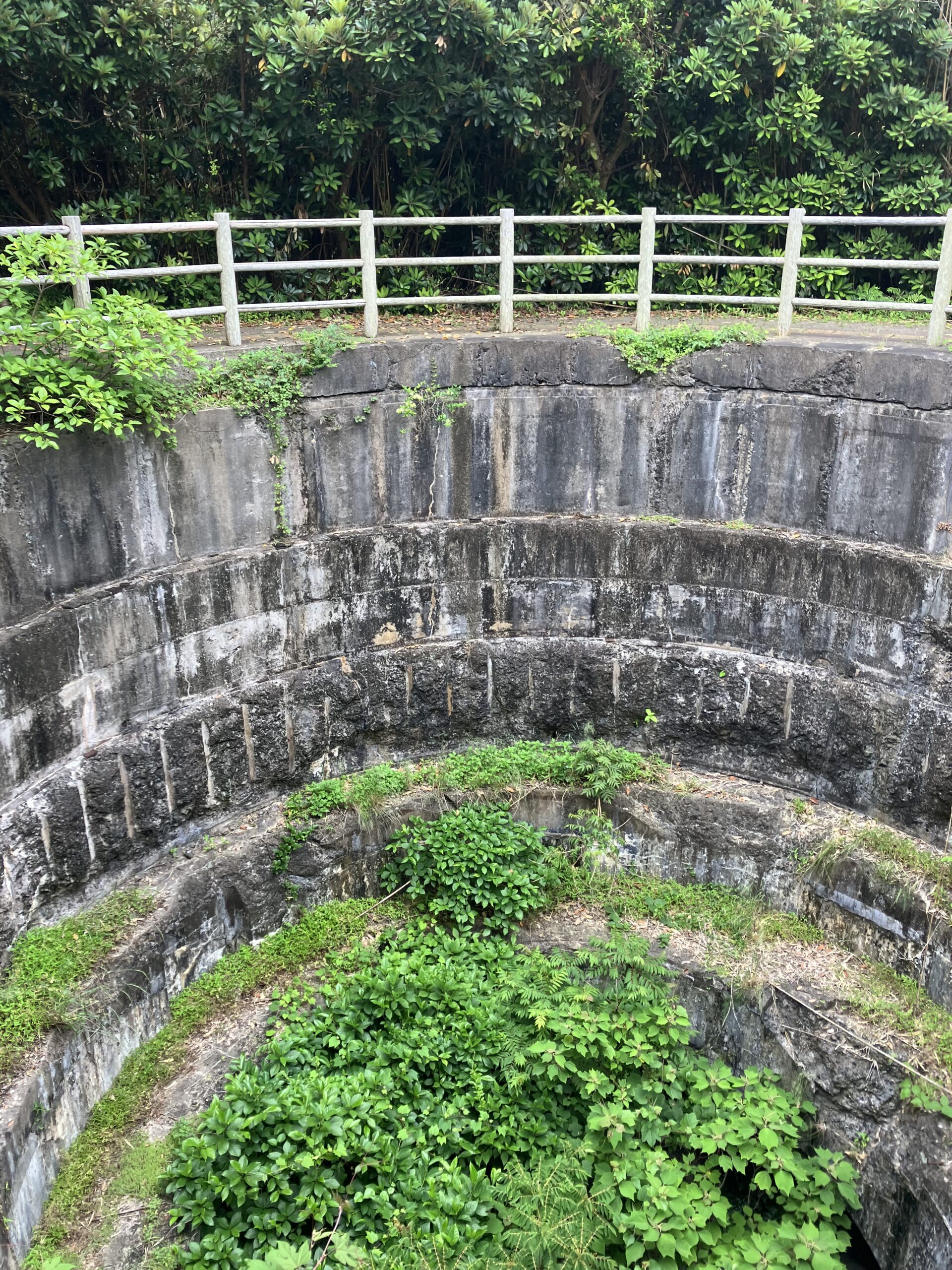 巨大な黒崎砲台跡