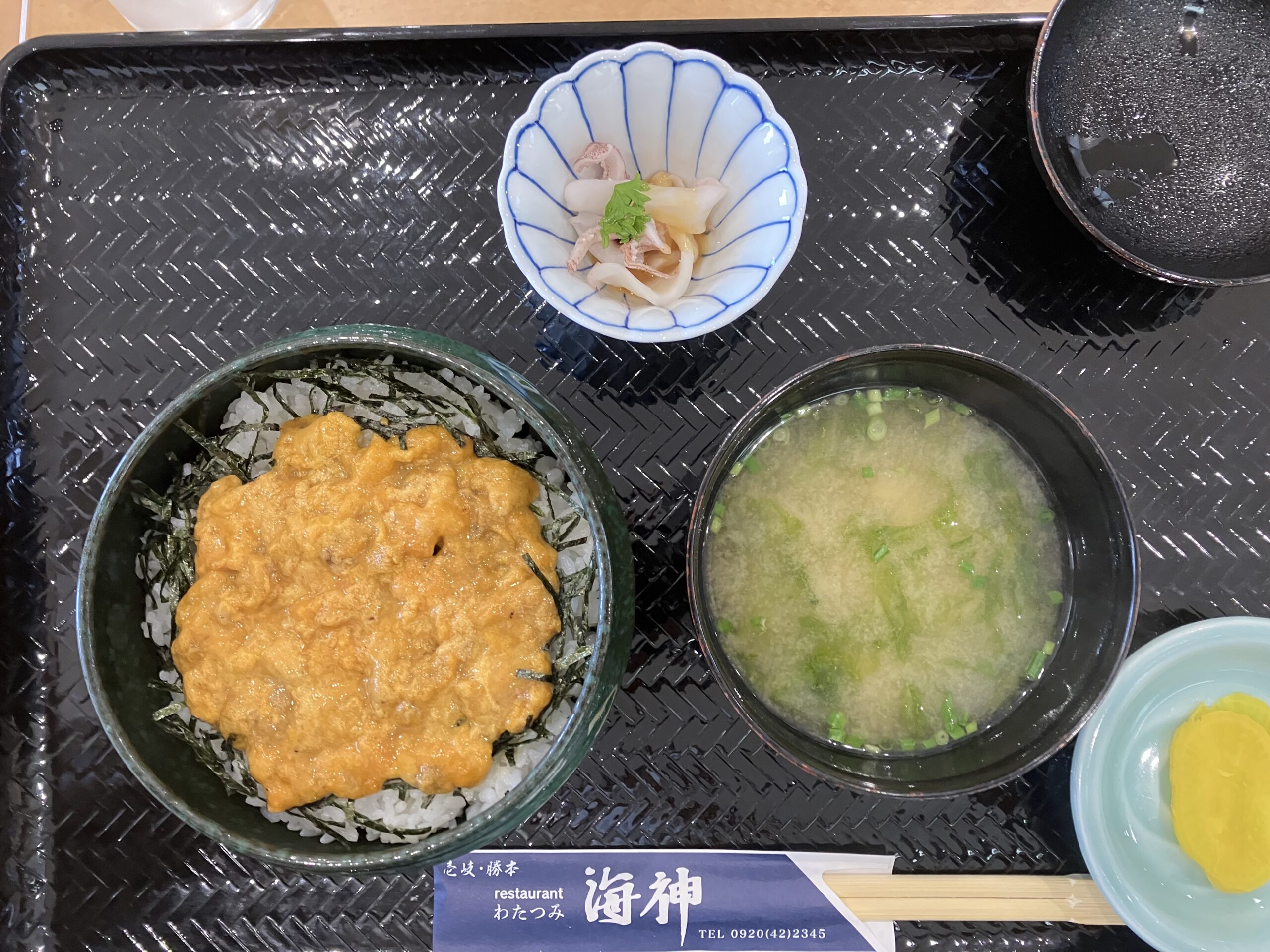海神の生うに丼