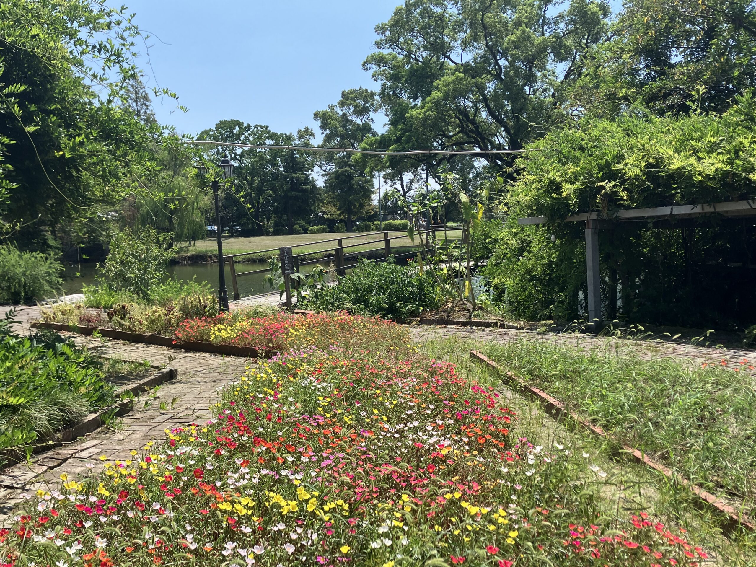 東庭園