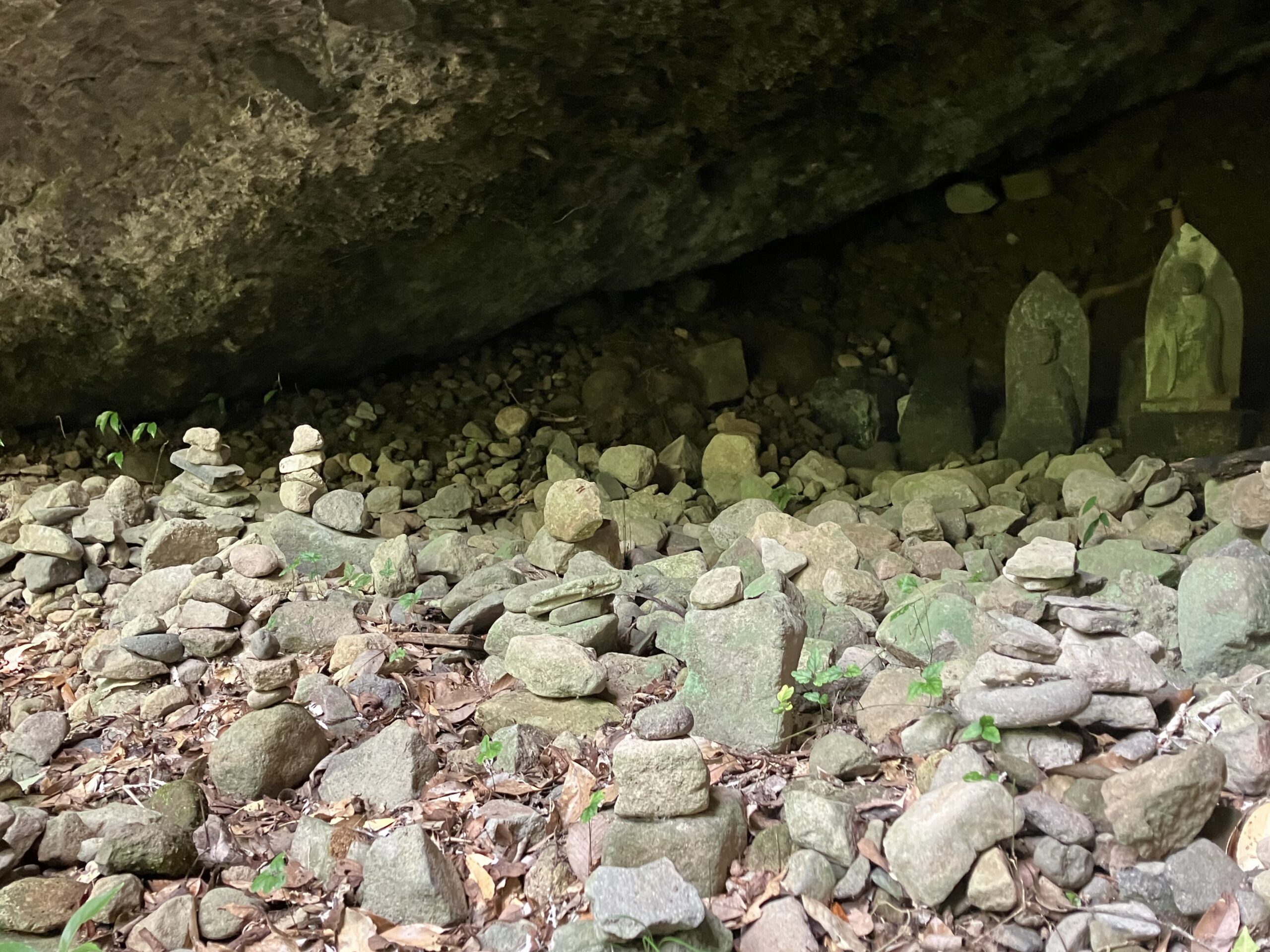 座禅岩への山道