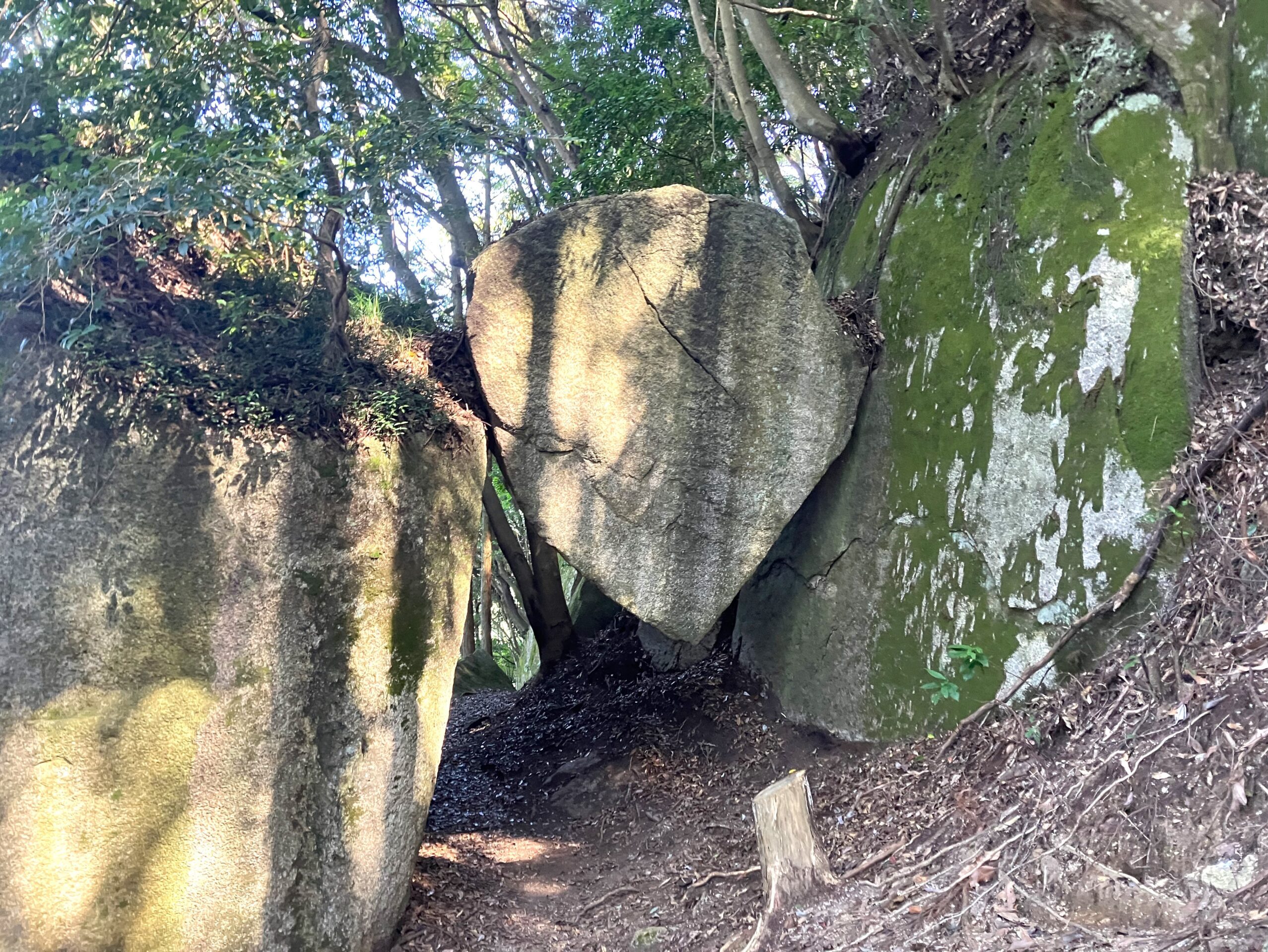 岩石山 落ちない岩