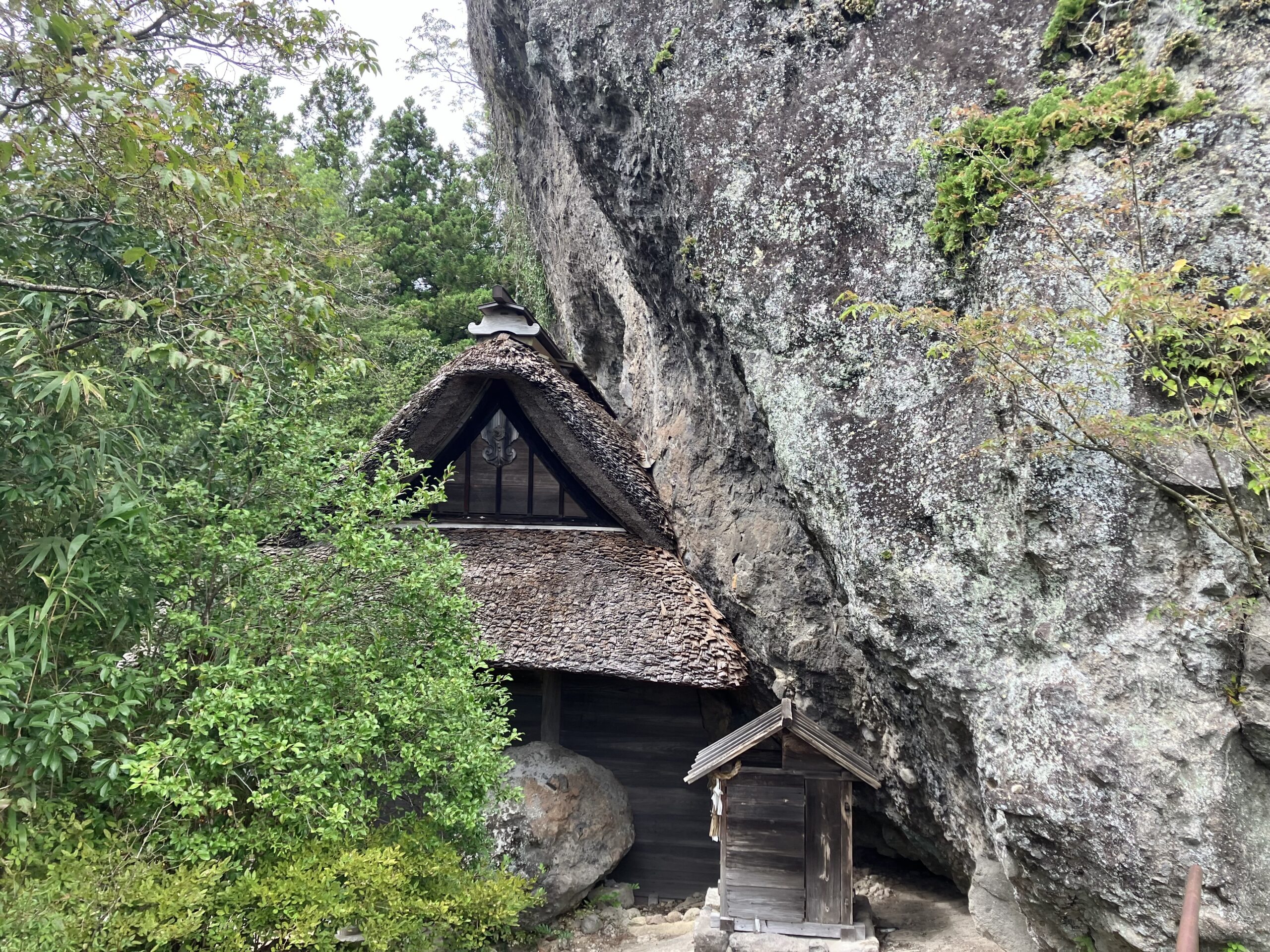 岩屋神社本殿