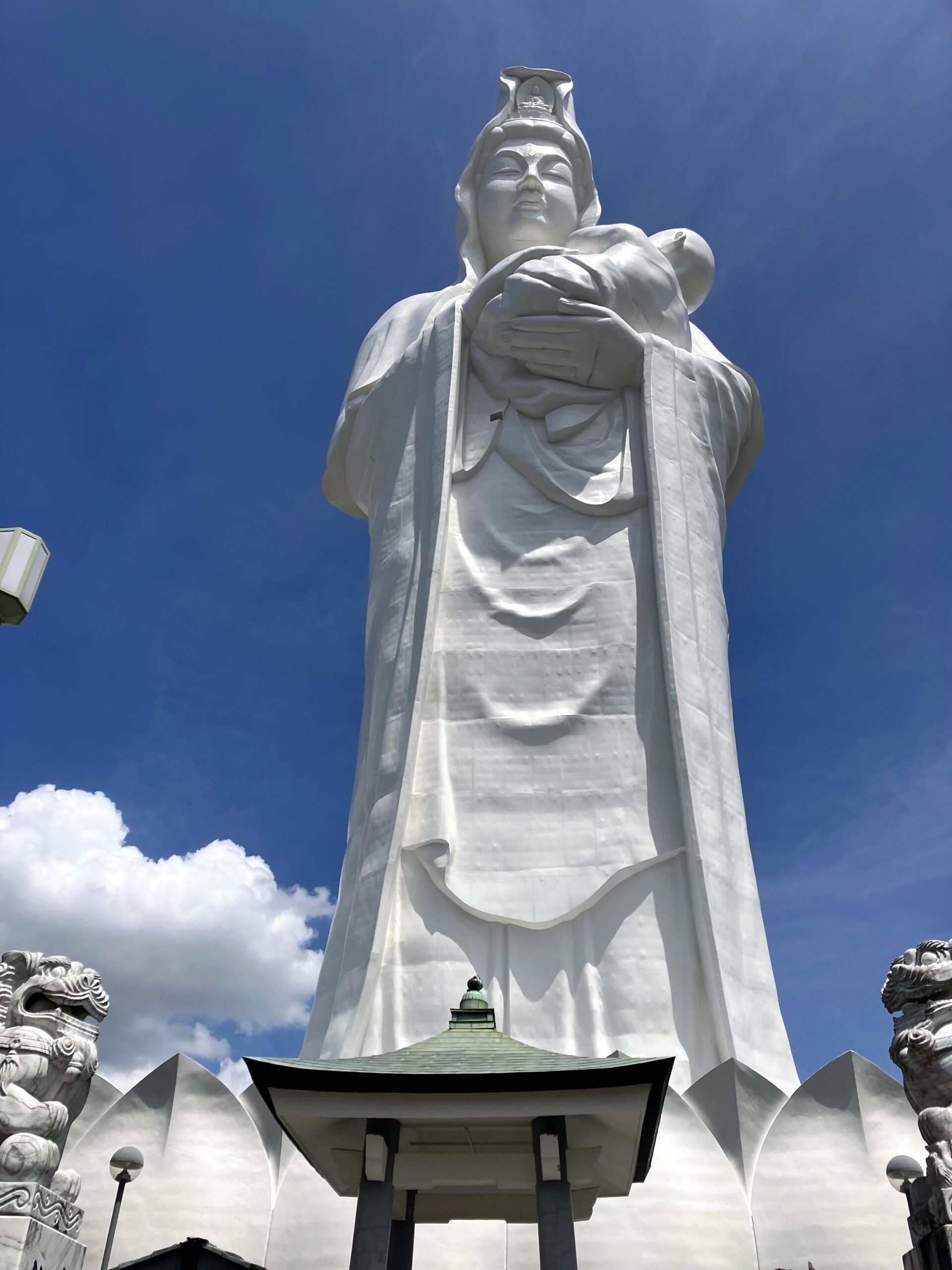 救世慈母大観音像