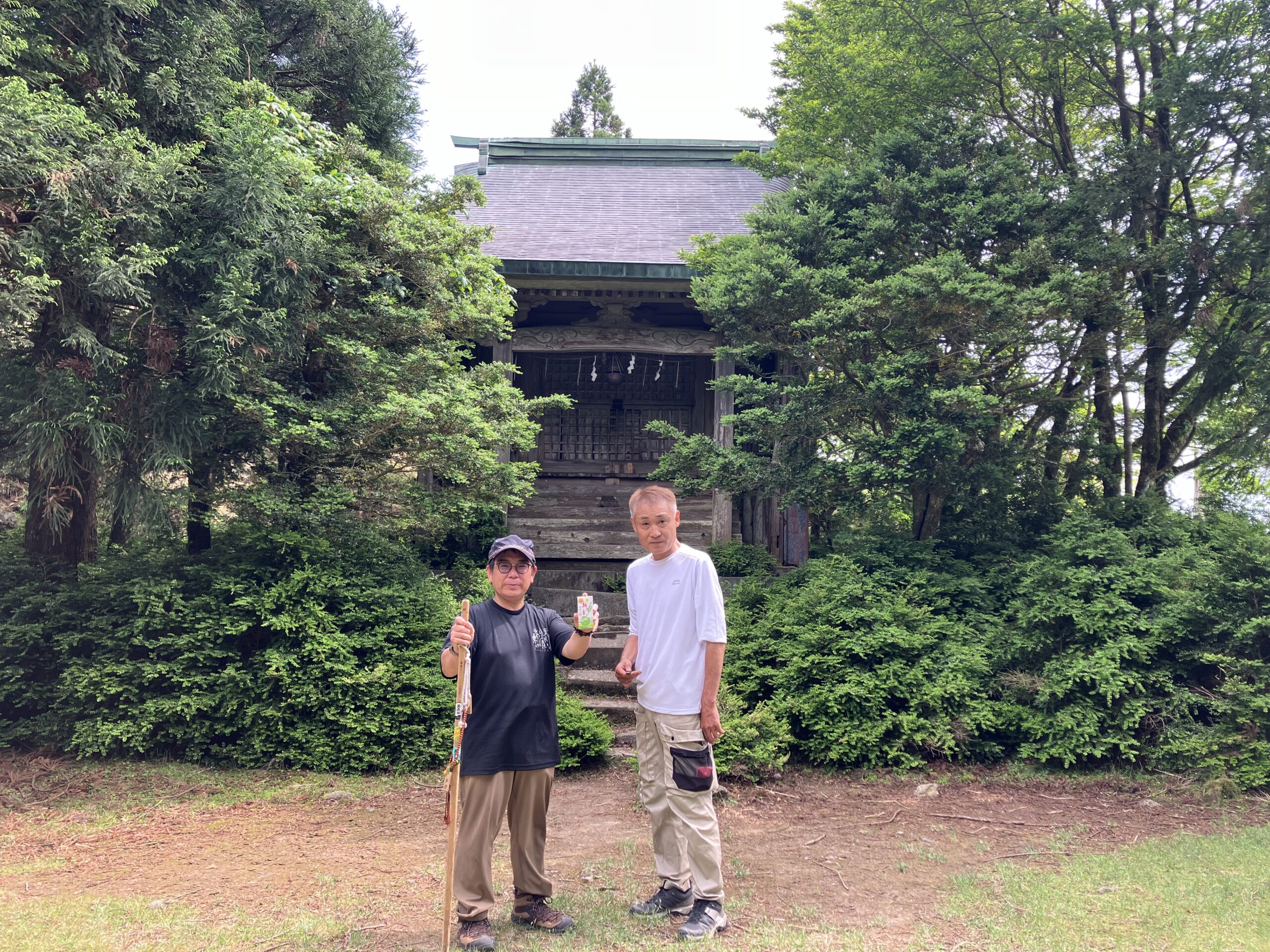 産霊神社行者堂