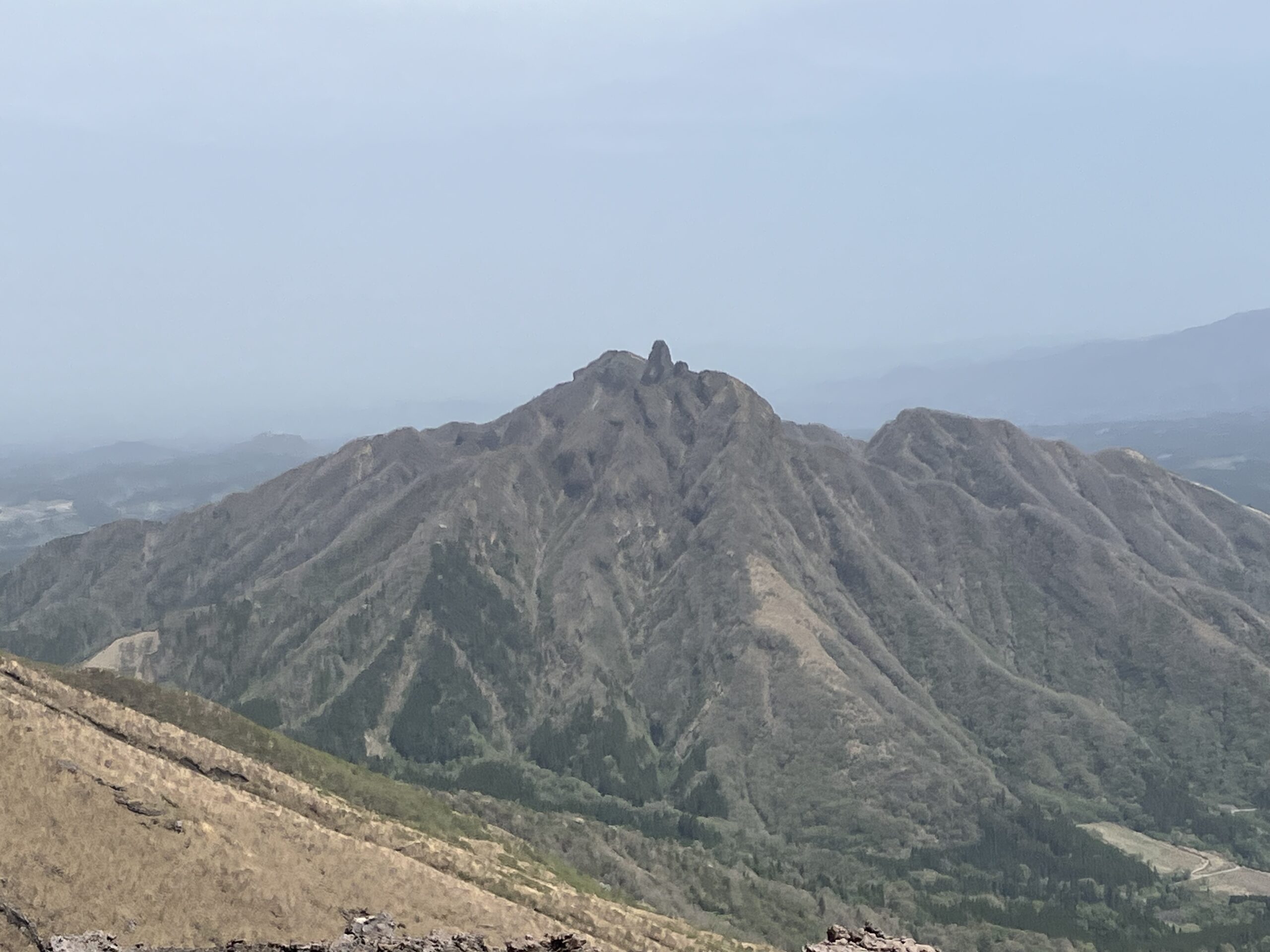 南岳から中岳への稜線