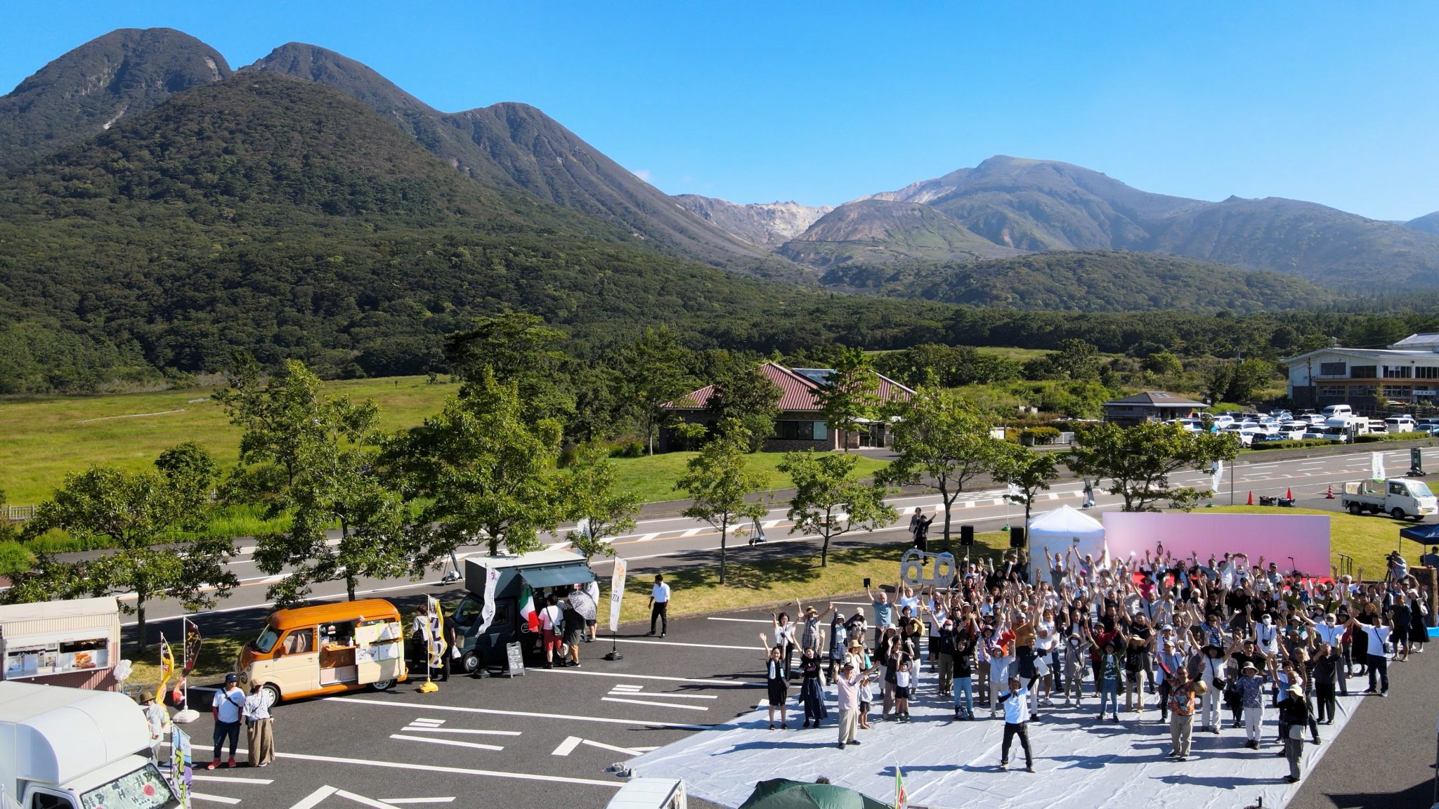 【9月7日（日） 博多駅出発 】やまなみ感謝祭2025バスツアー