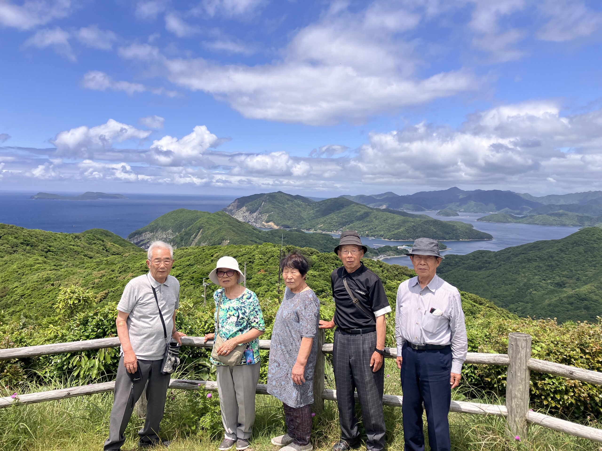 大瀬崎灯台のある大瀬山山頂展望台