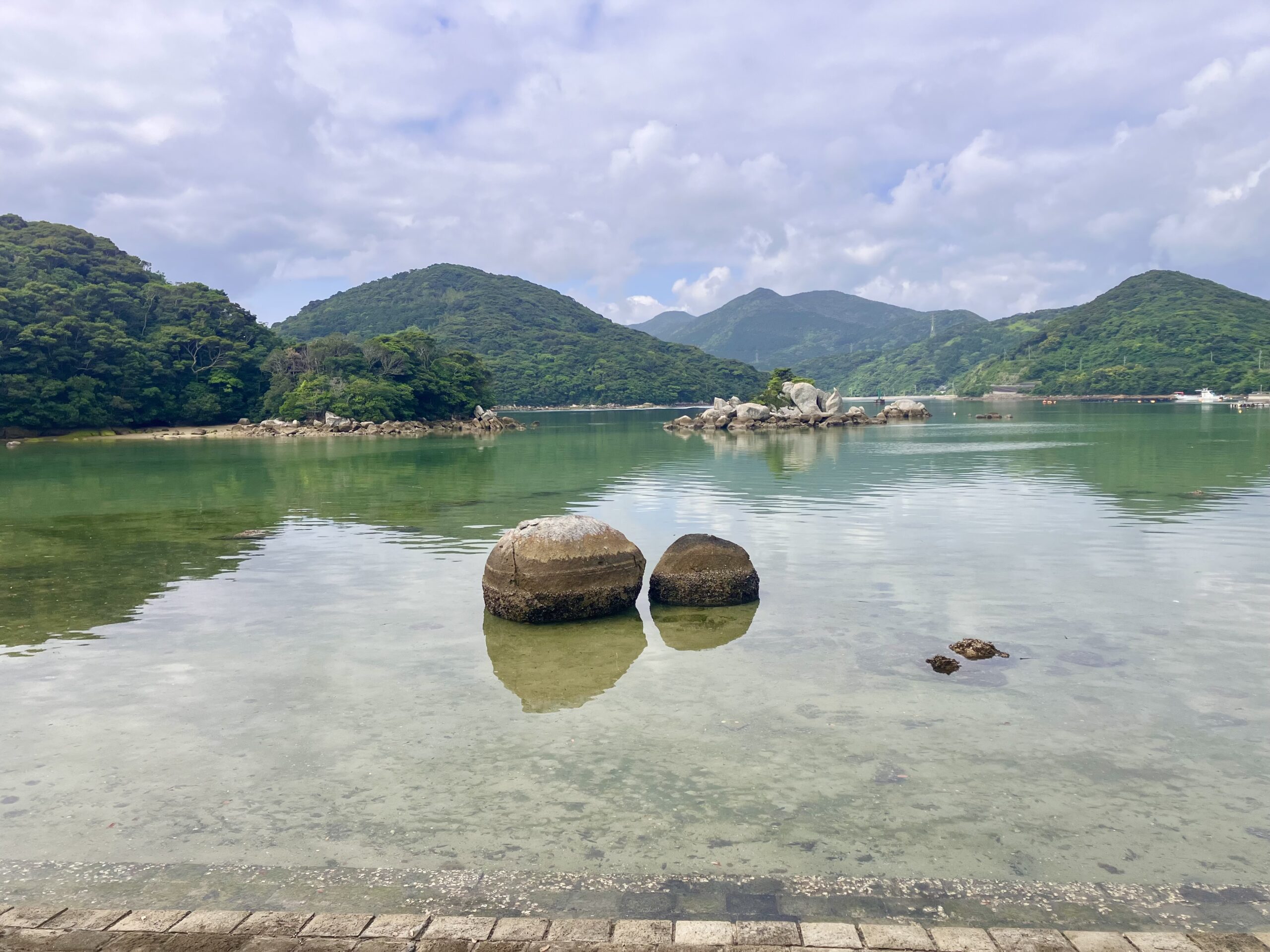 堂崎教会前の美しい入江